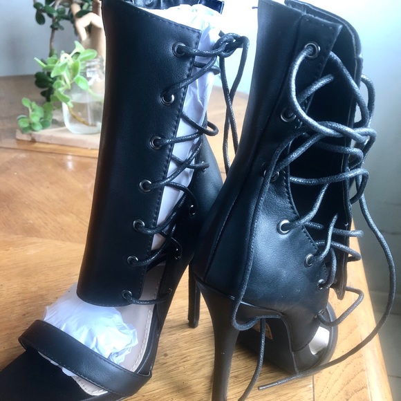 NastyGal Ladies Size 6 Heels - Picture 6 of 8